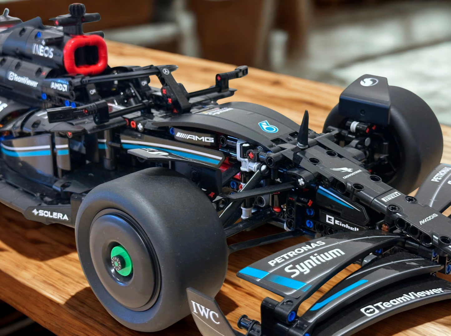 F1 W14 PETRONAS - 1642 Piezas 1:8
