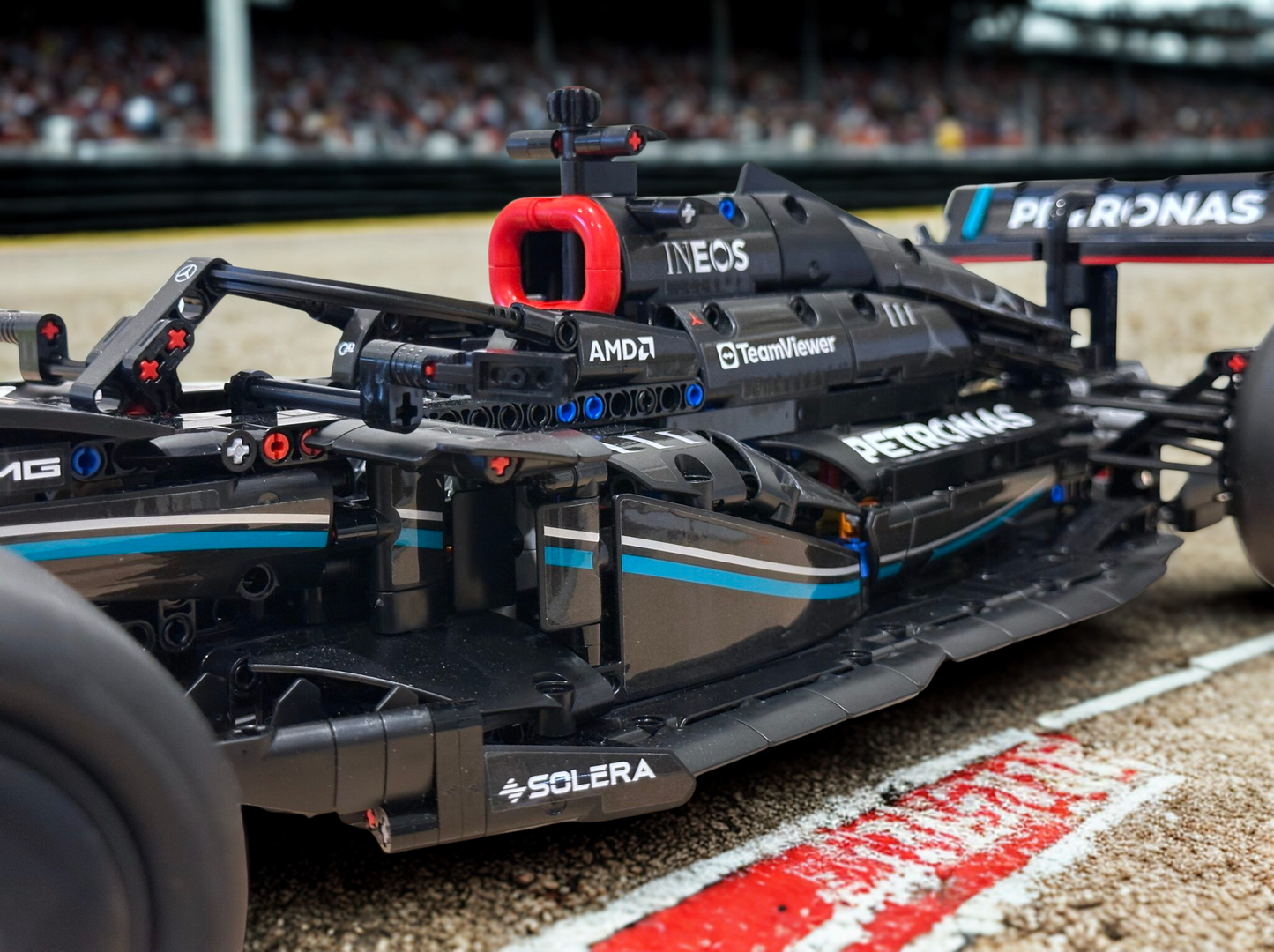 F1 W14 PETRONAS - 1642 Piezas 1:8